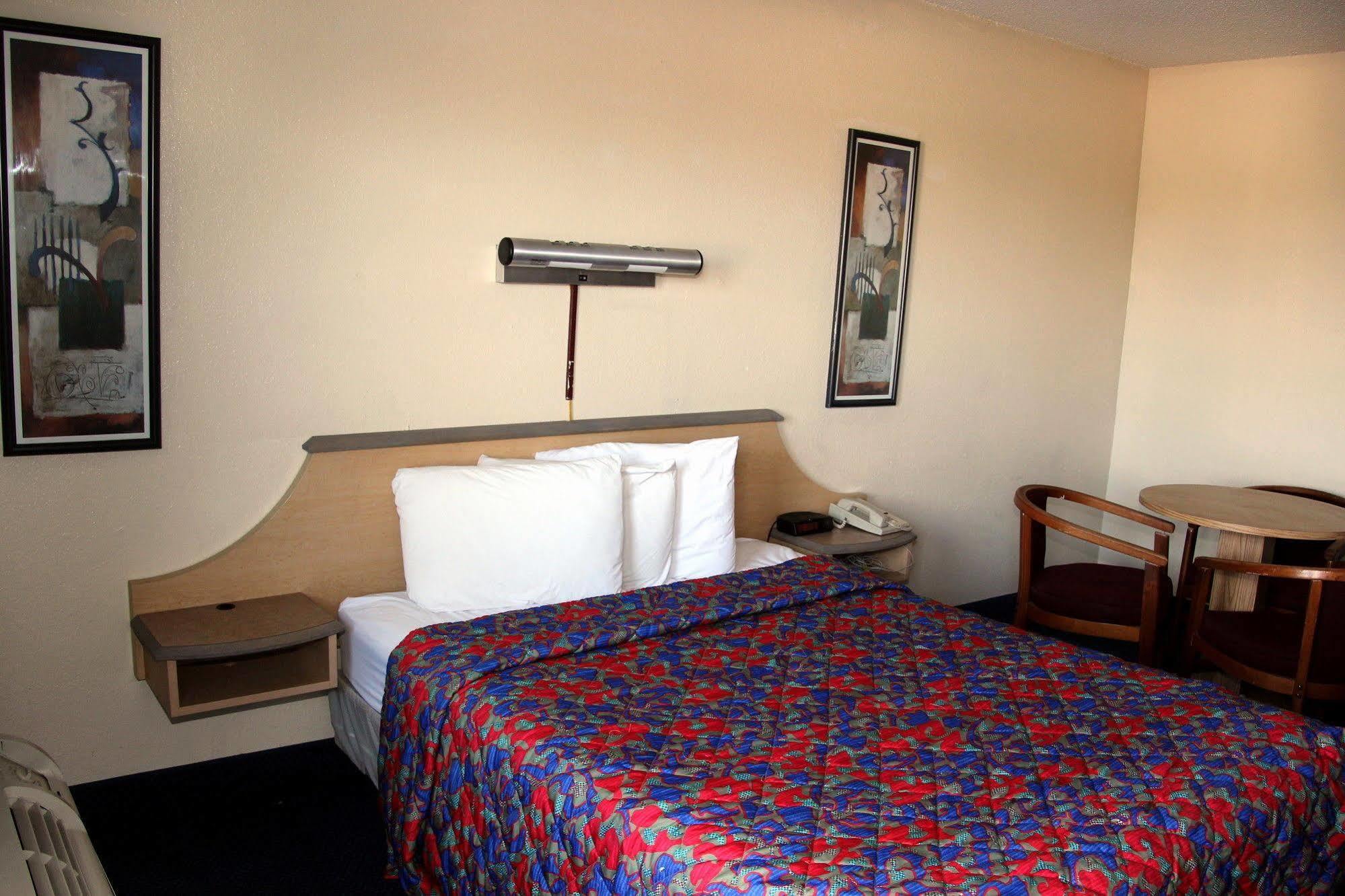 Q Lodging Extended Stay San Antonio Exterior photo