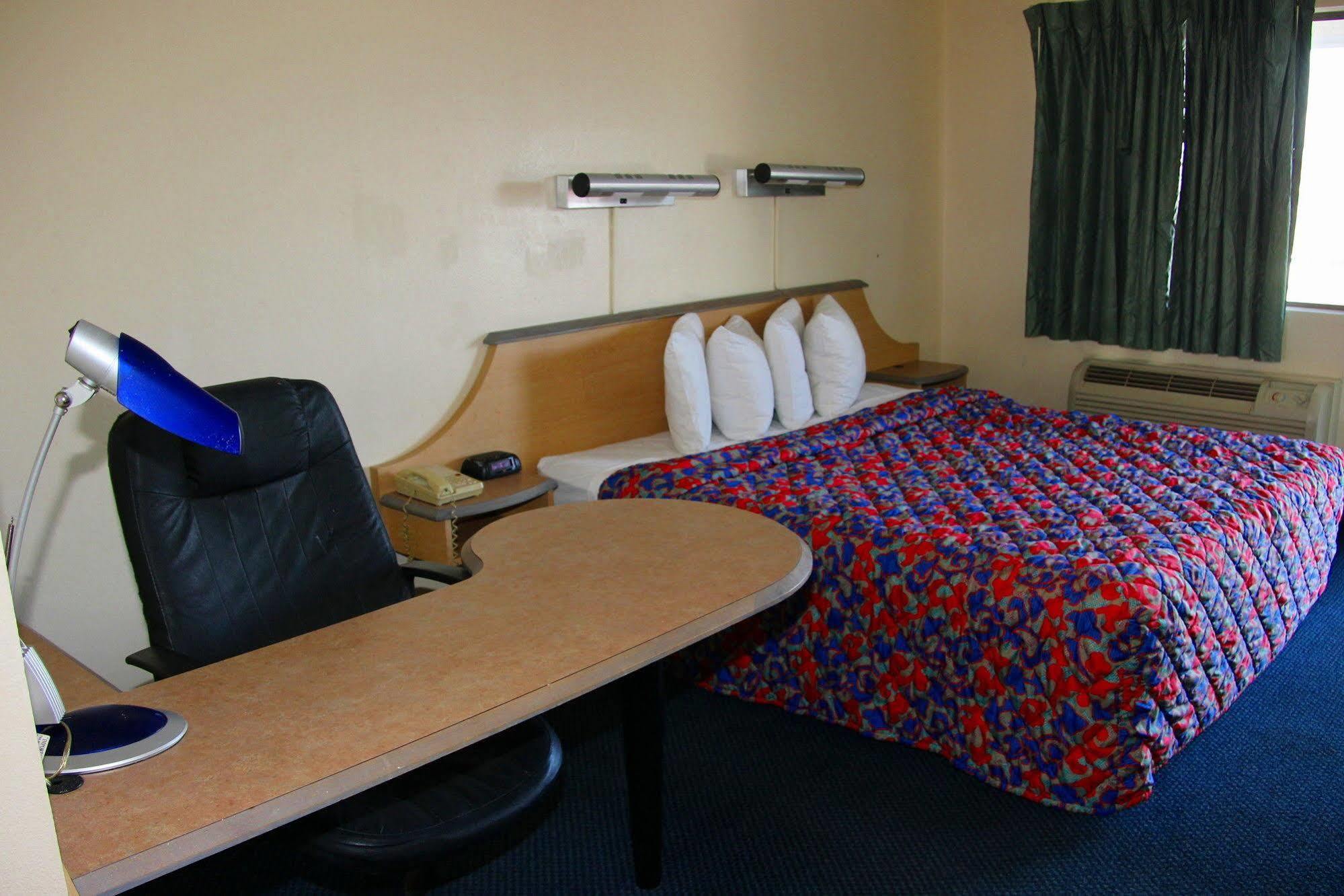 Q Lodging Extended Stay San Antonio Exterior photo